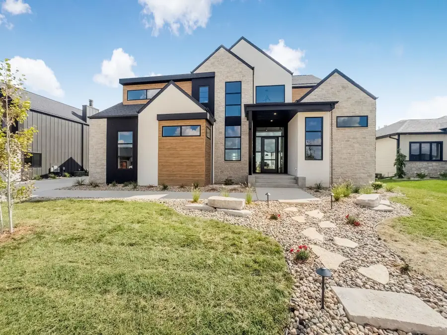 1715 Ethan St, Harrisburg, SD 57032 - Image #2