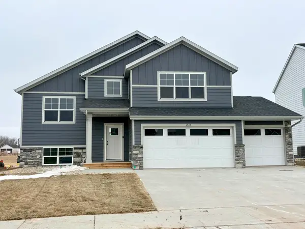 5917 S Coneflower Ave, Sioux Falls, SD 57108