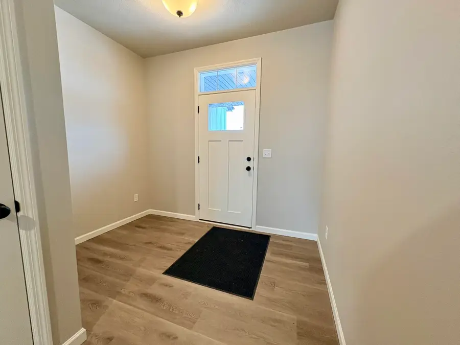 6313 W Valentine St, Sioux Falls, SD 57107 - Image #2