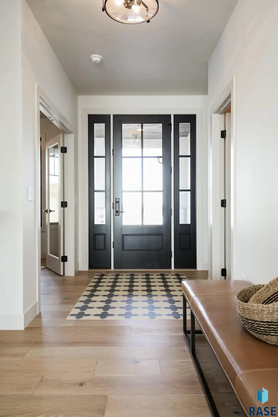 5605 E Canter Ridge Cir, Sioux Falls, SD 57110 - Image #2