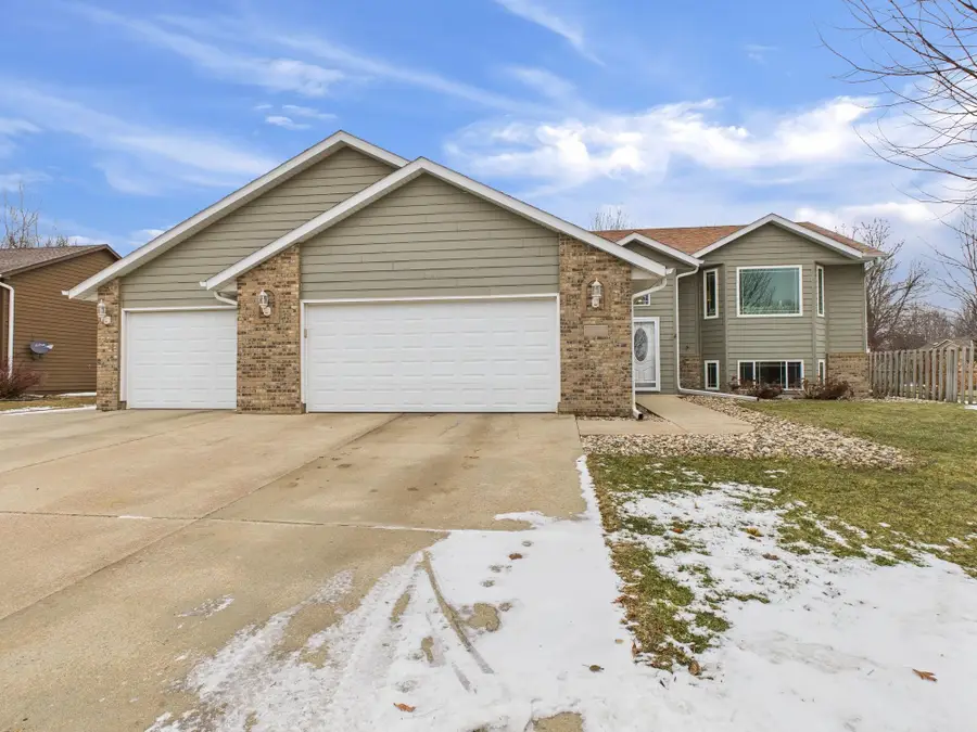 5216 S Briarwood Ave, Sioux Falls, SD 57108 - Image #2