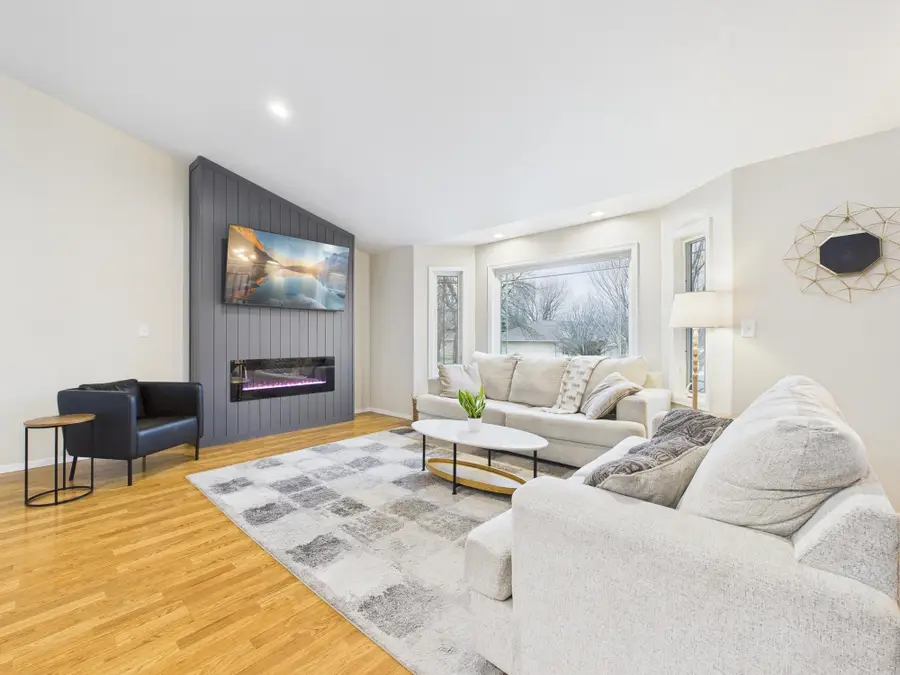 5216 S Briarwood Ave, Sioux Falls, SD 57108 - Image #3