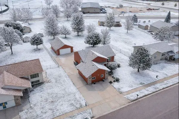 510 S Mary Dr, Tea, SD 57064