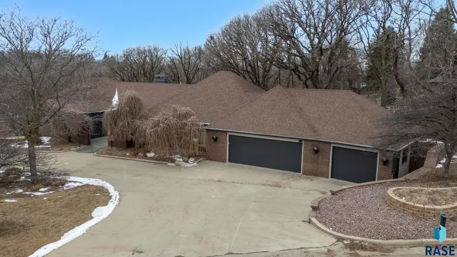 1200 E Tomar Rd, Sioux Falls, SD 57105 - #2