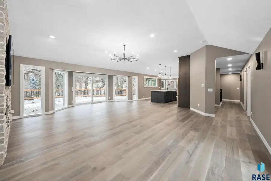 1200 E Tomar Rd, Sioux Falls, SD 57105 - #3