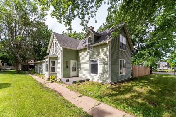 411 W Cedar St, Beresford, SD 57004