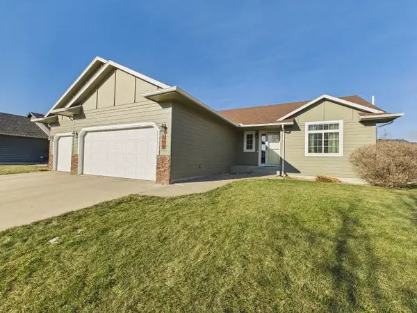 506 Josh St, Harrisburg, SD 57032