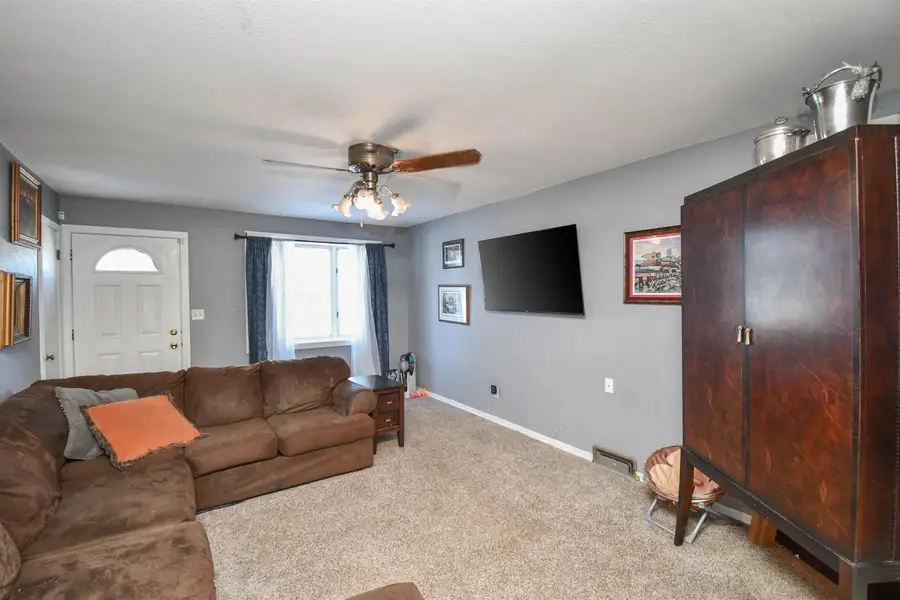 408 S Lyndale Ave, Sioux Falls, SD 57104 - Image #2