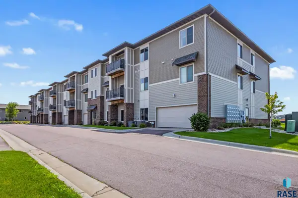 7701 S Townsley Ave #102, Sioux Falls, SD 57108