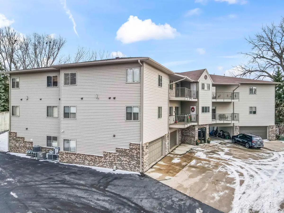 1600 S Southeastern Ave #202, Sioux Falls, SD 57103 - Image #1