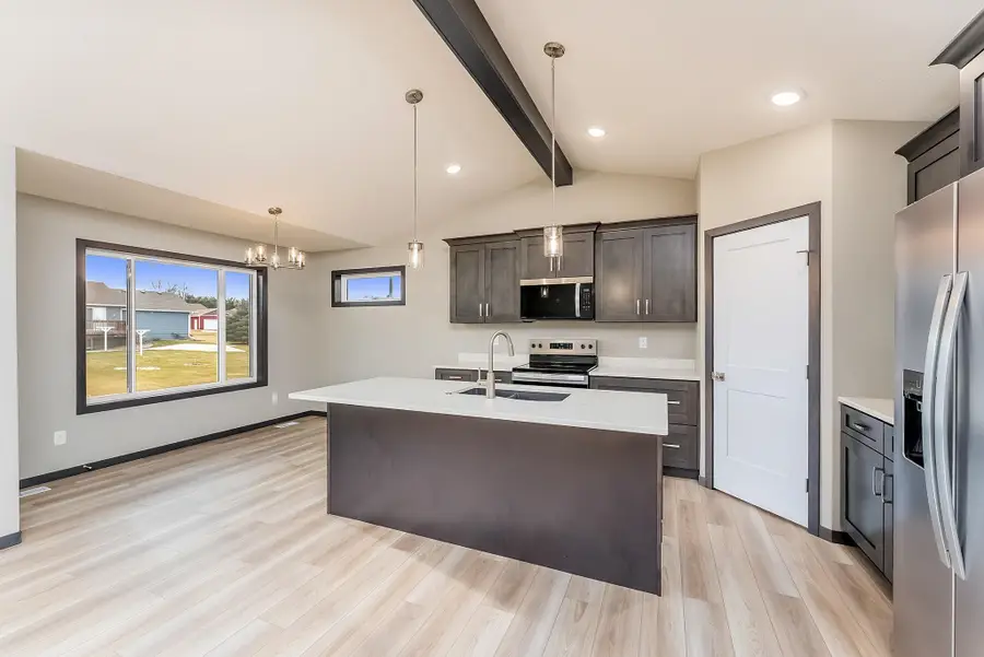 1505 E Carol St, Sioux Falls, SD 57104 - Image #2