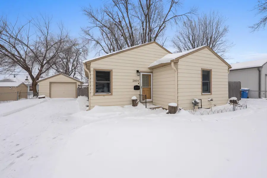 2804 E 19th St, Sioux Falls, SD 57103 - Image #2