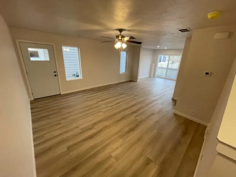 9618 W Tunis Dr, Sioux Falls, SD 57106 - Image #2