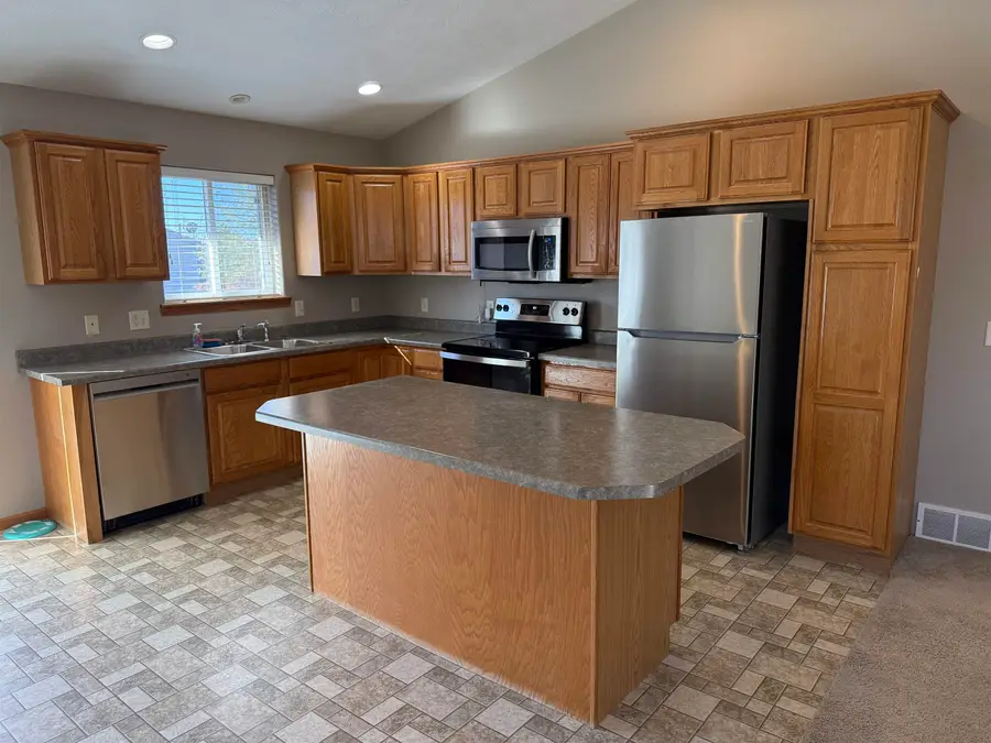 3509 W Hughes Pl, Sioux Falls, SD 57108 - Image #2