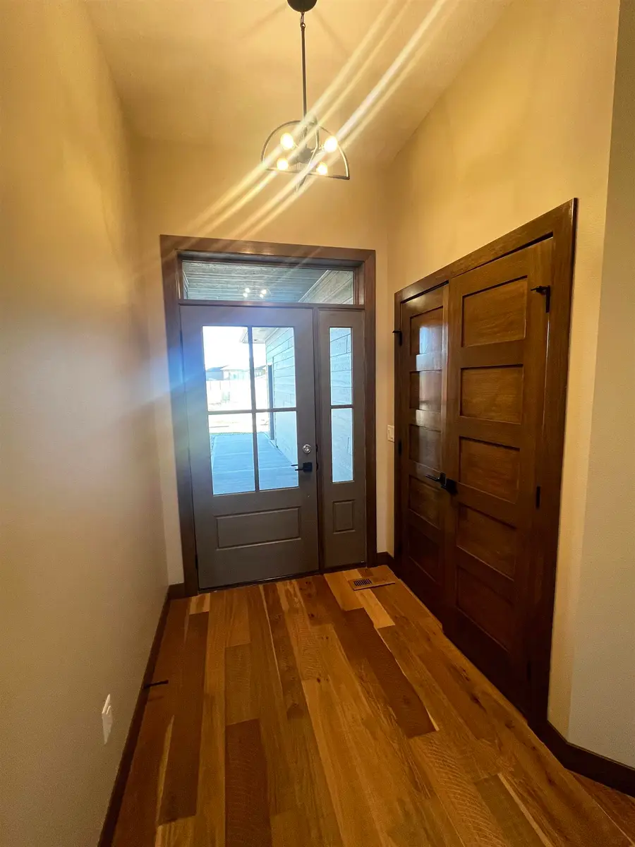 7109 E Copper Stone Cir, Sioux Falls, SD 57110 - Image #2