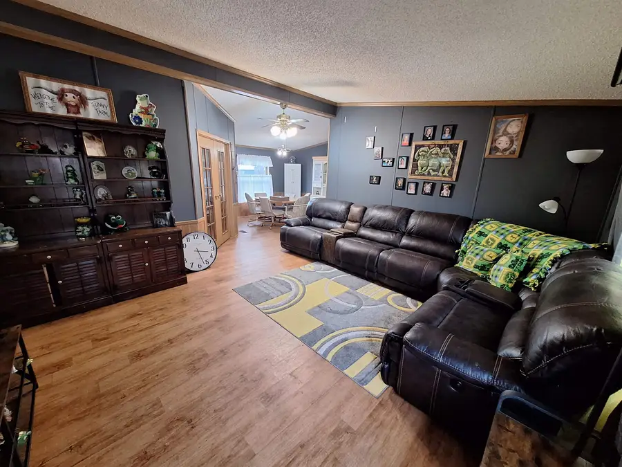 231 W Washington Ave, Salem, SD 57058 - Image #2