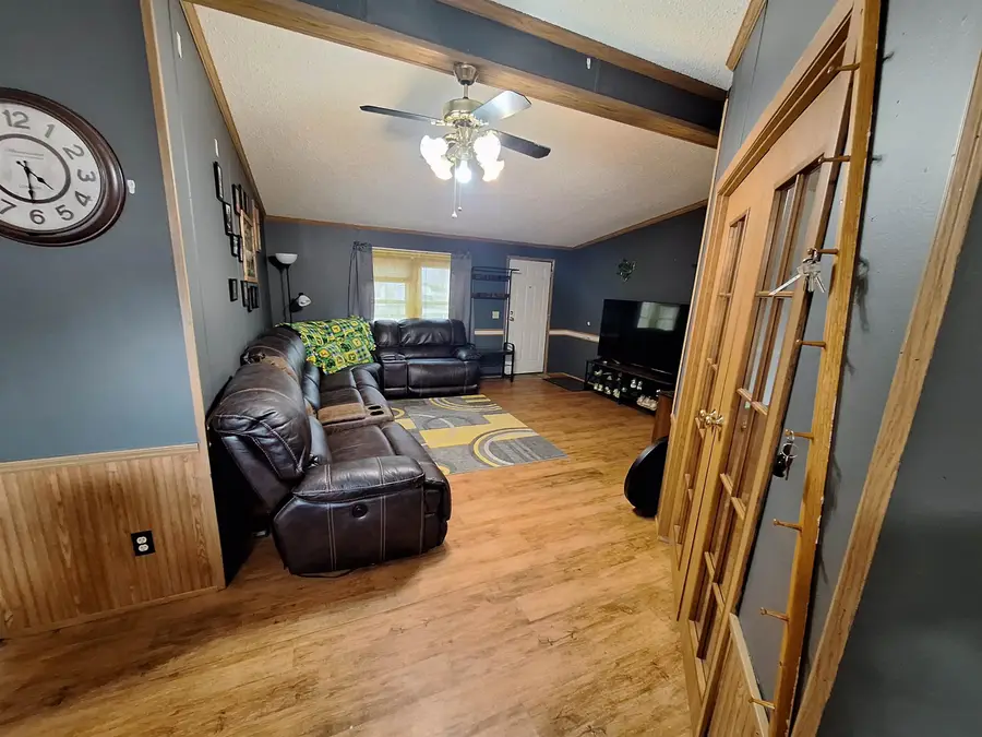 231 W Washington Ave, Salem, SD 57058 - Image #3