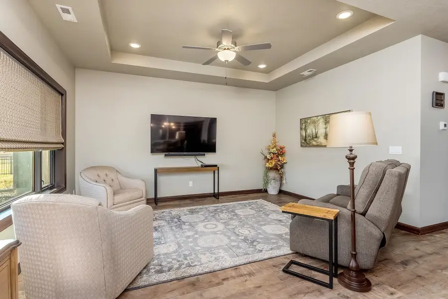 1921 S Sonoma Pl, Sioux Falls, SD 57106 - Image #2