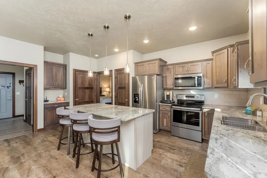 1921 S Sonoma Pl, Sioux Falls, SD 57106 - Image #3