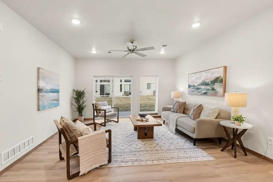 3613 S Broek Dr, Sioux Falls, SD 57106 - #2