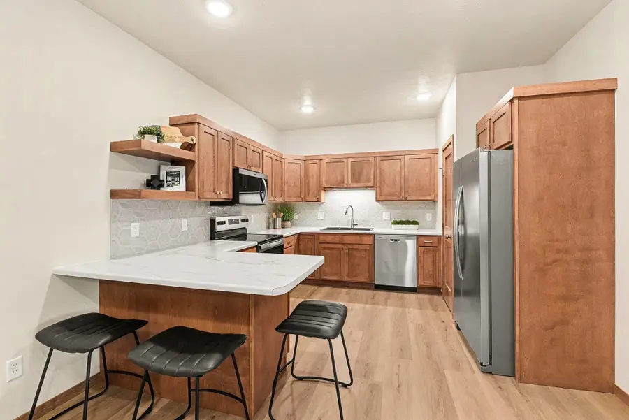 3613 S Broek Dr, Sioux Falls, SD 57106 - #3