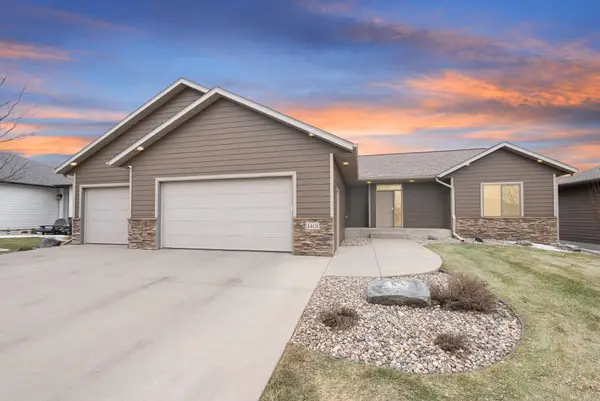 1401 S Kinderhook Ave, Sioux Falls, SD 57106