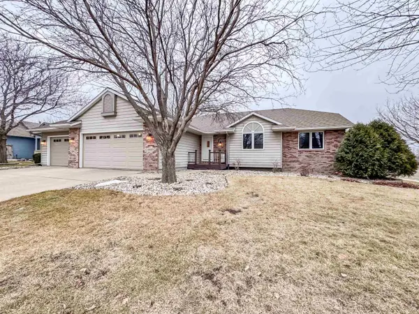 4000 S Brady Ct, Sioux Falls, SD 57103