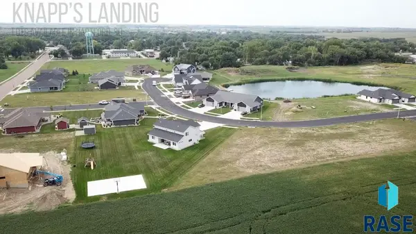 308 Duck Trl, Hartford, SD 57033