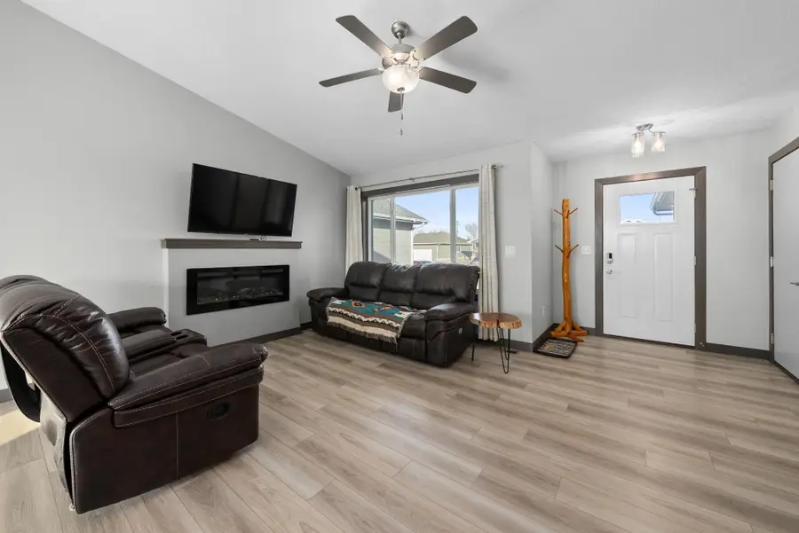 1709 E 71st St N, Sioux Falls, SD 57104 - Image #2