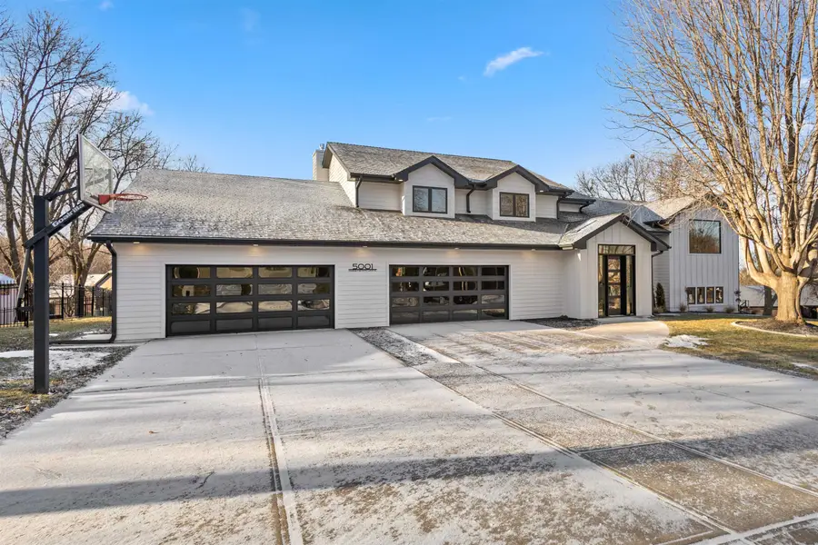 5001 S Sweetbriar Dr, Sioux Falls, SD 57108 - Image #2