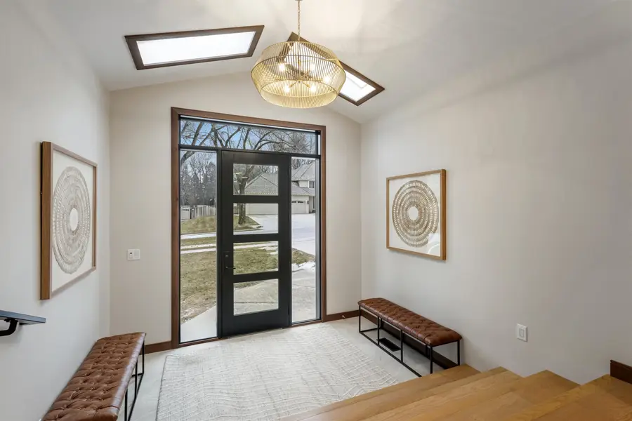 5001 S Sweetbriar Dr, Sioux Falls, SD 57108 - Image #3