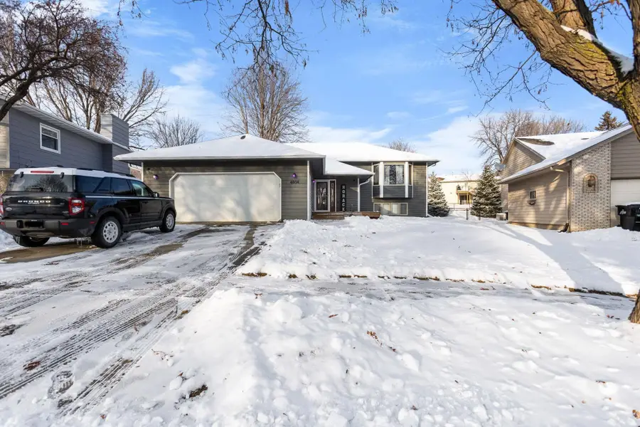 4804 E Blueridge Dr, Sioux Falls, SD 57110 - Image #2