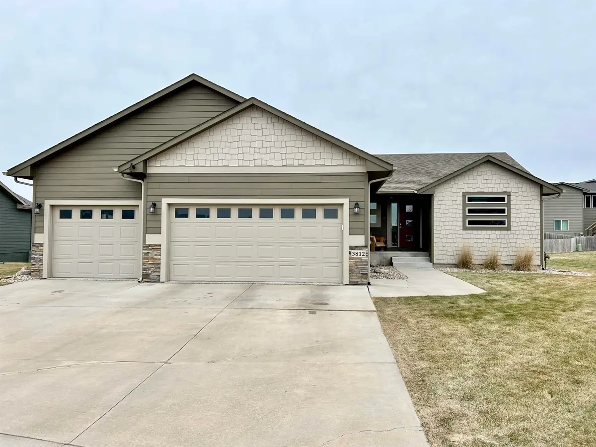 3812 S Attalia Ct, Sioux Falls, SD 57110 - Image #1