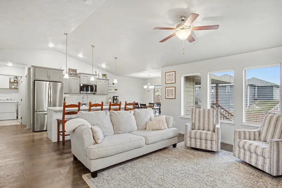 3812 S Attalia Ct, Sioux Falls, SD 57110 - Image #3