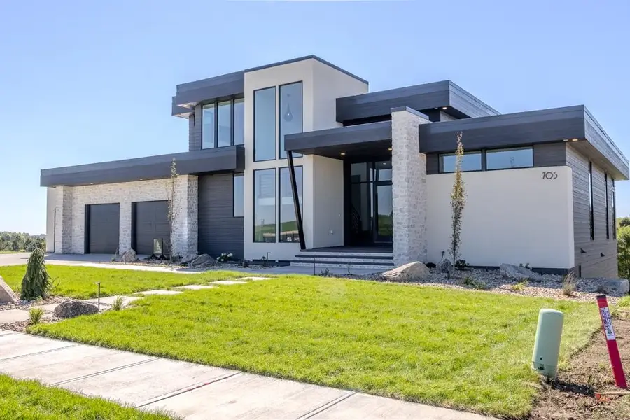 705 N Sanctuary Dr, Sioux Falls, SD 57110 - Image #3