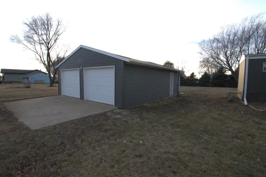 303 S Maple St, Worthing, SD 57077 - Image #3