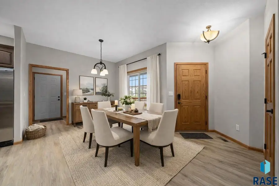 6608 S Bellwood Ave, Sioux Falls, SD 57108 - Image #3