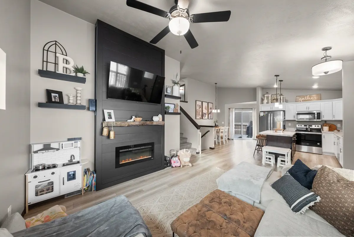 625 N Summit Ave, Tea, SD 57064 - Image #1