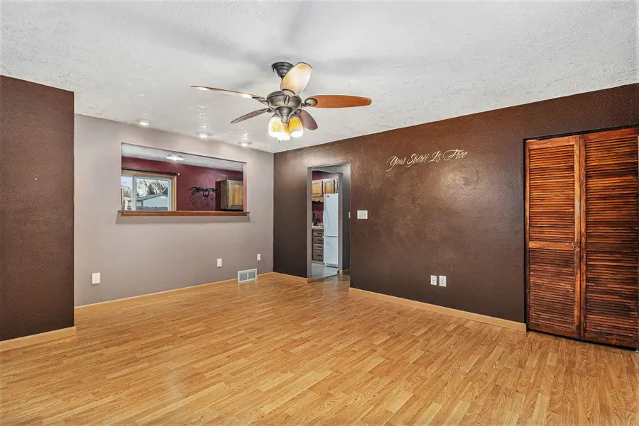 2904 E 21st St, Sioux Falls, SD 57103 - Image #3