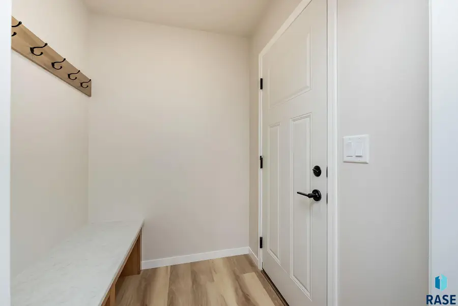 617 N Juniper St, Lennox, SD 57039 - Image #3