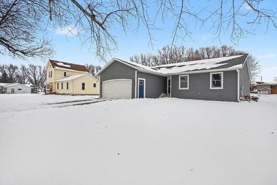 406 S 3rd St, Beaver Creek, MN 56156 - Image #2
