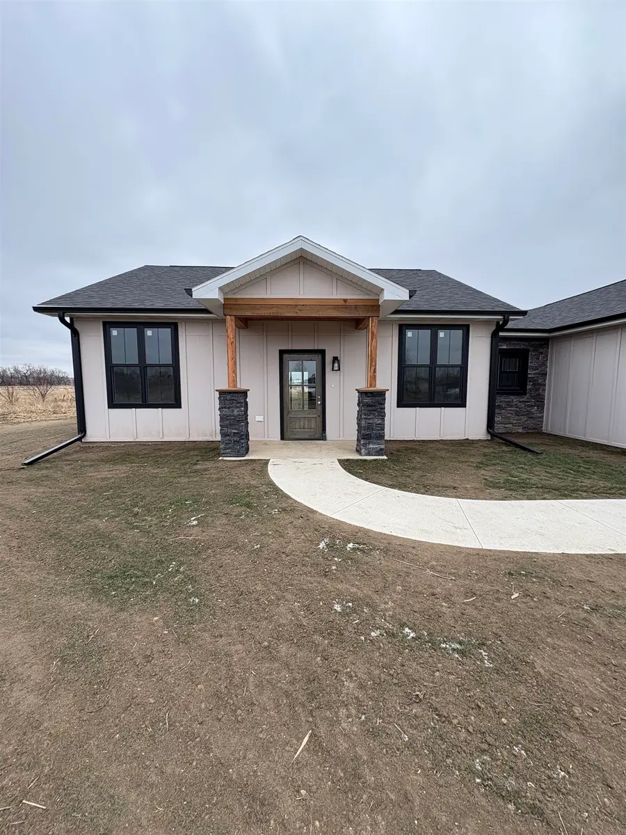 336 Purdue St, Vermillion, SD 57069 - Image #2