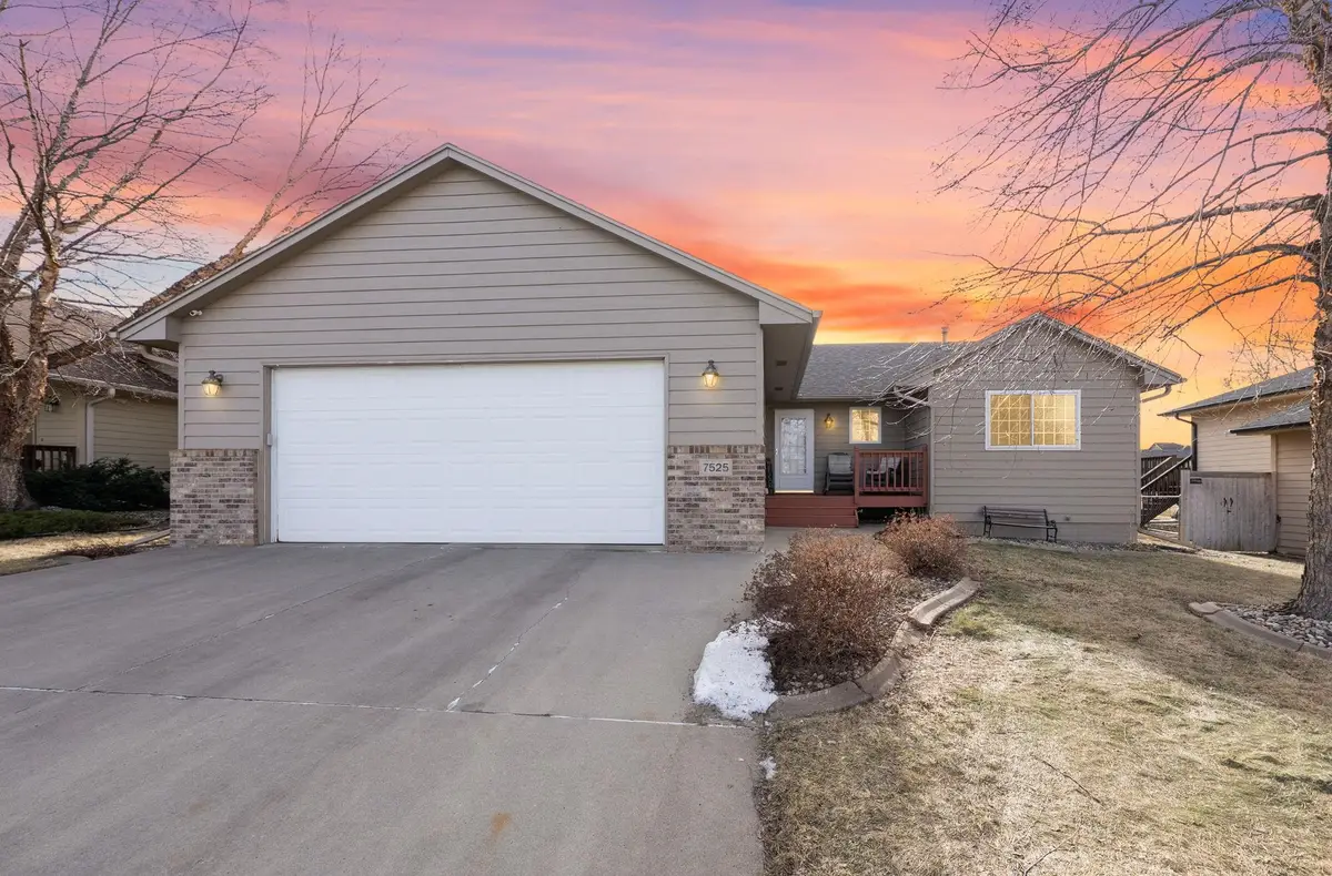 7525 W Stoney Creek St, Sioux Falls, SD 57106 - Image #1