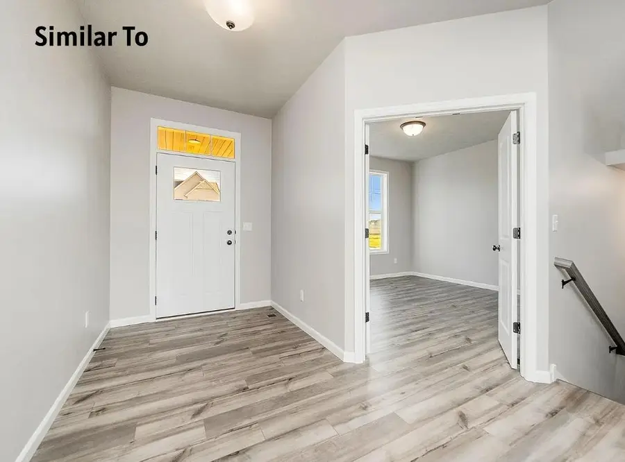 2808 S Copper Creek Ave, Sioux Falls, SD 57110 - Image #2