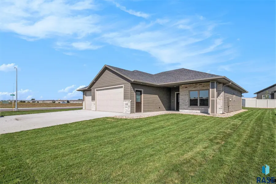 4900 E 65th St, Sioux Falls, SD 57108 - Image #2