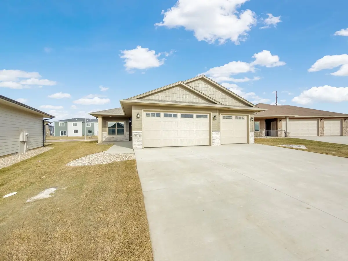 2412 E Tinley St, Brandon, SD 57005 - Image #1