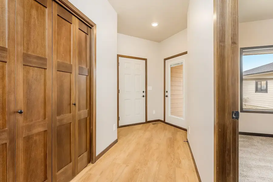 2412 E Tinley St, Brandon, SD 57005 - Image #3