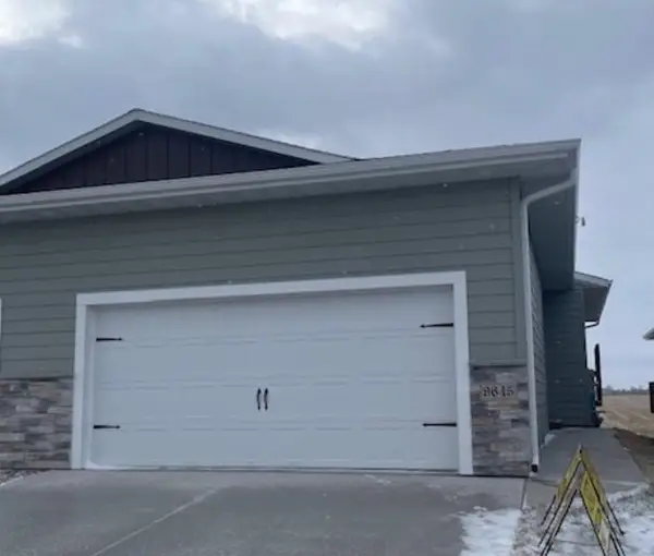 9645 W Tunis Dr, Sioux Falls, SD 57106