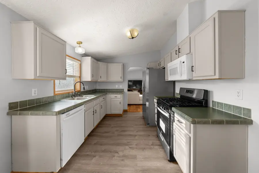 2513 N Sweet Grass Ave, Sioux Falls, SD 57107 - Image #3