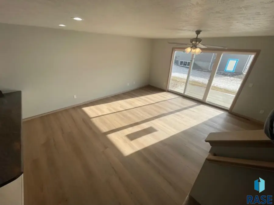 9609 W Tunis Dr, Sioux Falls, SD 57106 - Image #3
